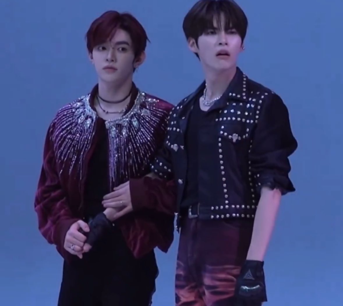 gyusnack's tweet image. the wife grip goes strong