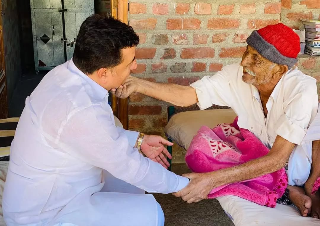 Mukesh_bish029's tweet photo. जनभावनाओं की जीत! गुड़ामालानी और धोरीमन्ना को बालोतरा जिले में शामिल करवाना एक ऐतिहासिक फैसला है। इसके लिए केके बिश्नोई जी का आभार। 🙌 #धन्यवाद_केके_विश्नोई #धन्यवाद_केके_विश्नोई https://t.co/1YXSxnw7Qb