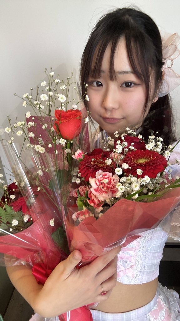 本日浅草VAMPKINでの卒業ライブありがとうございました🎶
入る前の思いとか、みんなとのこと思い出して涙止まらなかった😢

葵衣べるは今日で終わりですがこれからの私を応援していただけると嬉しいです
本当にありがとうございました！