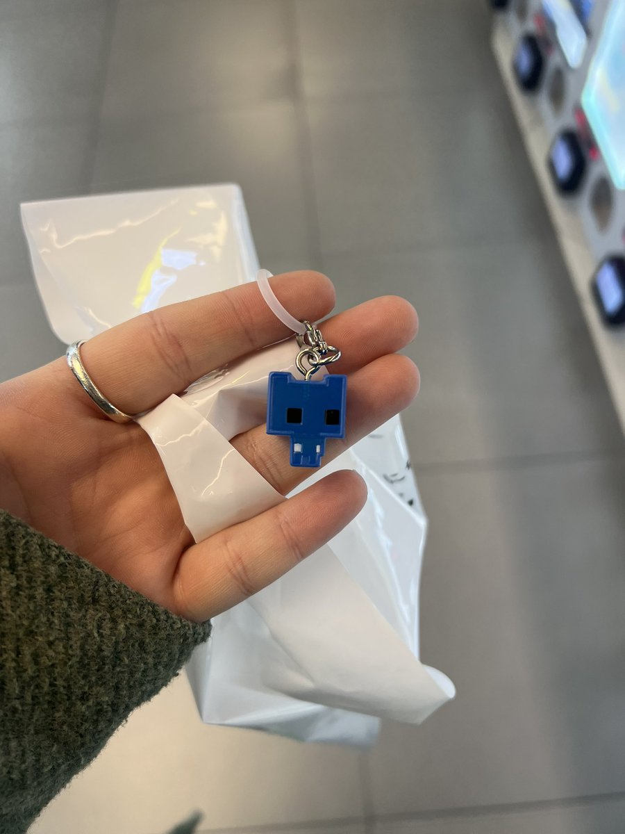 chey 🍓🍅 tweet media