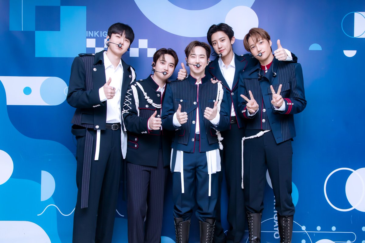 Congratulations, EXO, on finishing the music show promotions! You've done great, as always! Thank you for your hard work, and let's always walk on a flowery path together 🌸💐✨️

"영원이란 게 있다면 너와 내 얘기일 거야" (SUHO - Made in You)