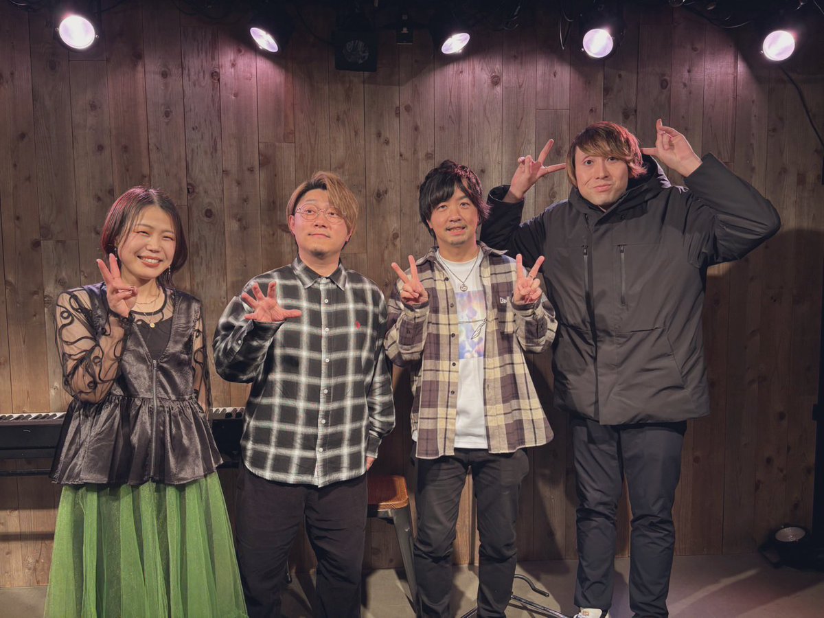 昨日は代官山NOMAD
LIFE WIZ MUSIC vol.13
皆様ありがとうございました！！
ライブ音源もぜひお楽しみください♪

共演のみなさんのライブも最高でした。
美しいメロディの中に強くあたたかい炎を感じまくった。自分ももっと表現していきたい。ありがとうございました！！