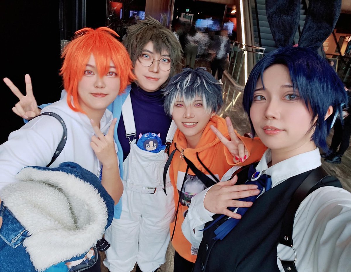 sayo3dsuki's tweet photo. 台北の一織誕生日貸切応援上映（コスプレ可）に遊びに行ってきました！
シアター内で一緒に歌ってお祝いできて、めちゃくちゃ楽しかった＆嬉しかったです☺️
しかもスタッフのレイヤーさん、まさかの全員友達😂✨主催のマネさんたちお疲れ様でした！ https://t.co/ggFashrqwr
