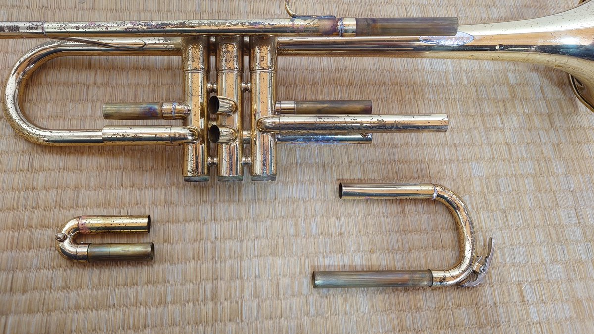 久しぶりにトランペットの改造。 ヤマハのYTR-236だけど、リバース管に