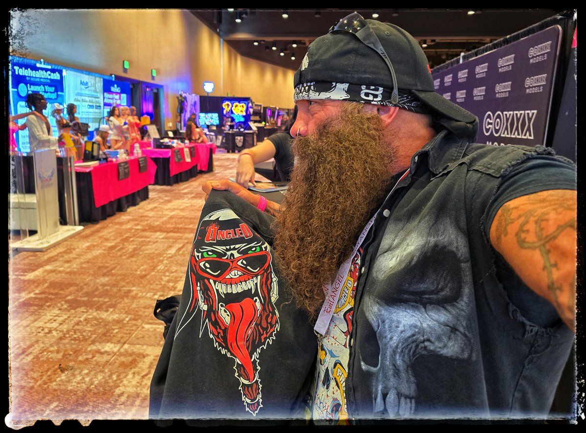 UncleDAssman's tweet photo. AVN 2026 Las Vegas https://t.co/KVZLYANrM1