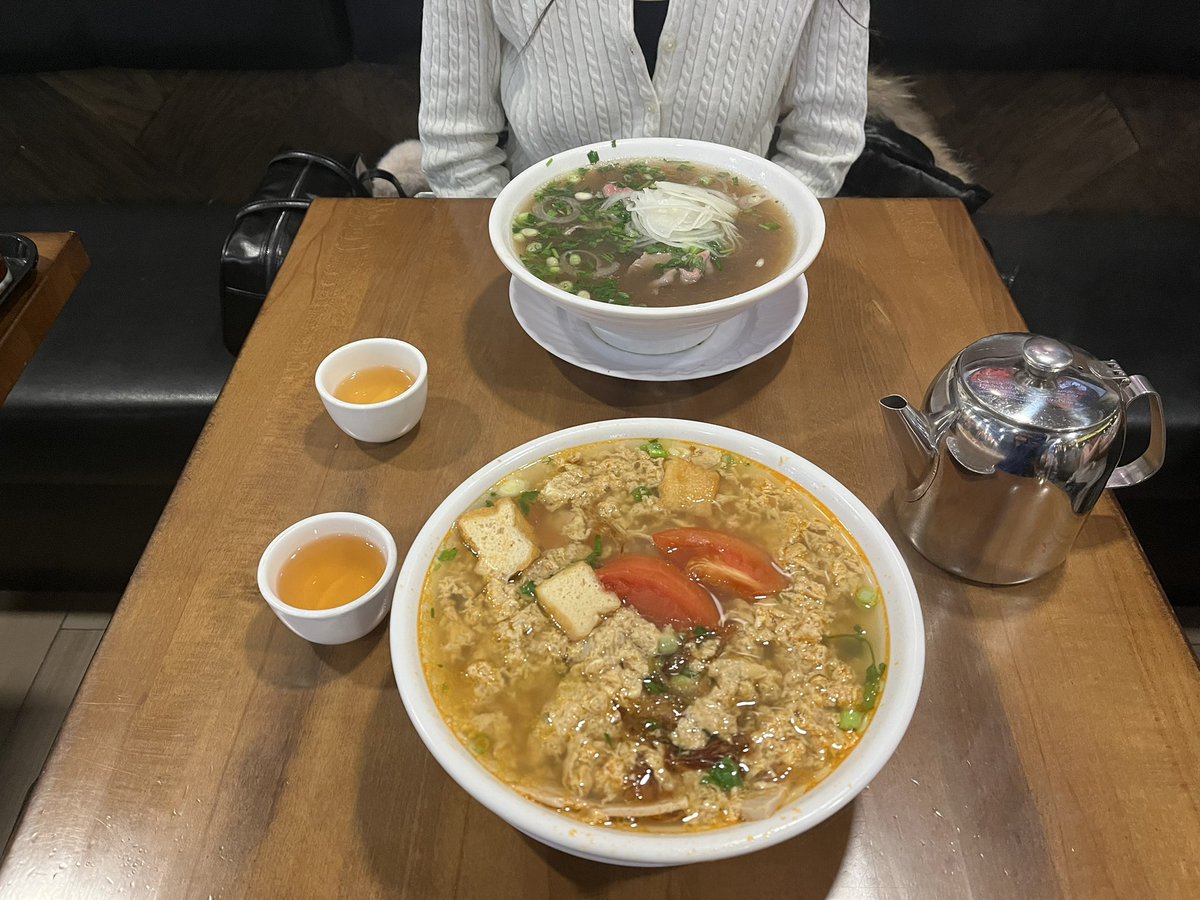 digitalfields's tweet image. Soup with oomf!!!!!! And her cat :3