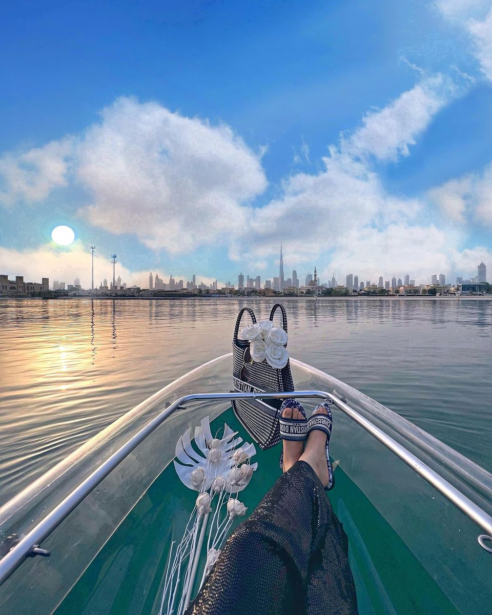 Due for some peaceful Dubai vibes? Come on over and tell your friends they can reach you on your shellphone 🐚🌊

<a href="/cc/">cc</a>.watersports
📸  @halimagoga
#VisitDubai