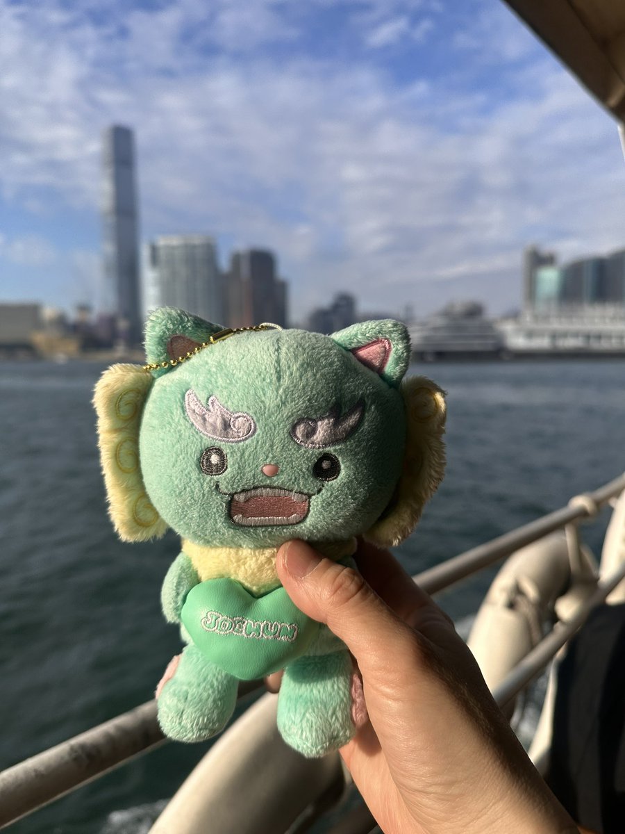 pariskuma13's tweet photo. ヤーヌと私。#starferry #hongkong https://t.co/GQLcgAMSQu