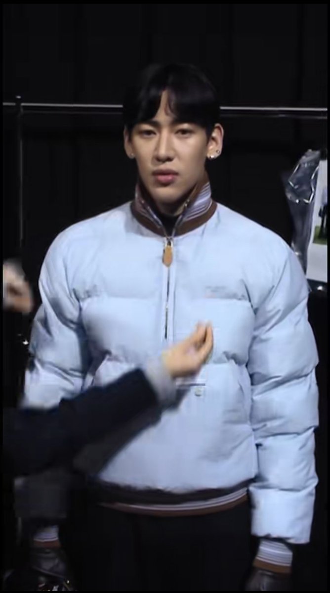 LeeALeeA1234's tweet image. คลิปนี้3.6Mแล้วค่ะ ในตต. อย่างเลิศ แวะไปดูให้ถึง4Mกันเถอะ ตามมาค่ะสาวๆ 
จิ้มเลย👇

🔗 vt.tiktok.com/ZSay6T1dw/

#BamBamxLVMenFW26 
#BamBam #LouisVuitton #LVMenFW26 
@LouisVuitton @BamBam1A