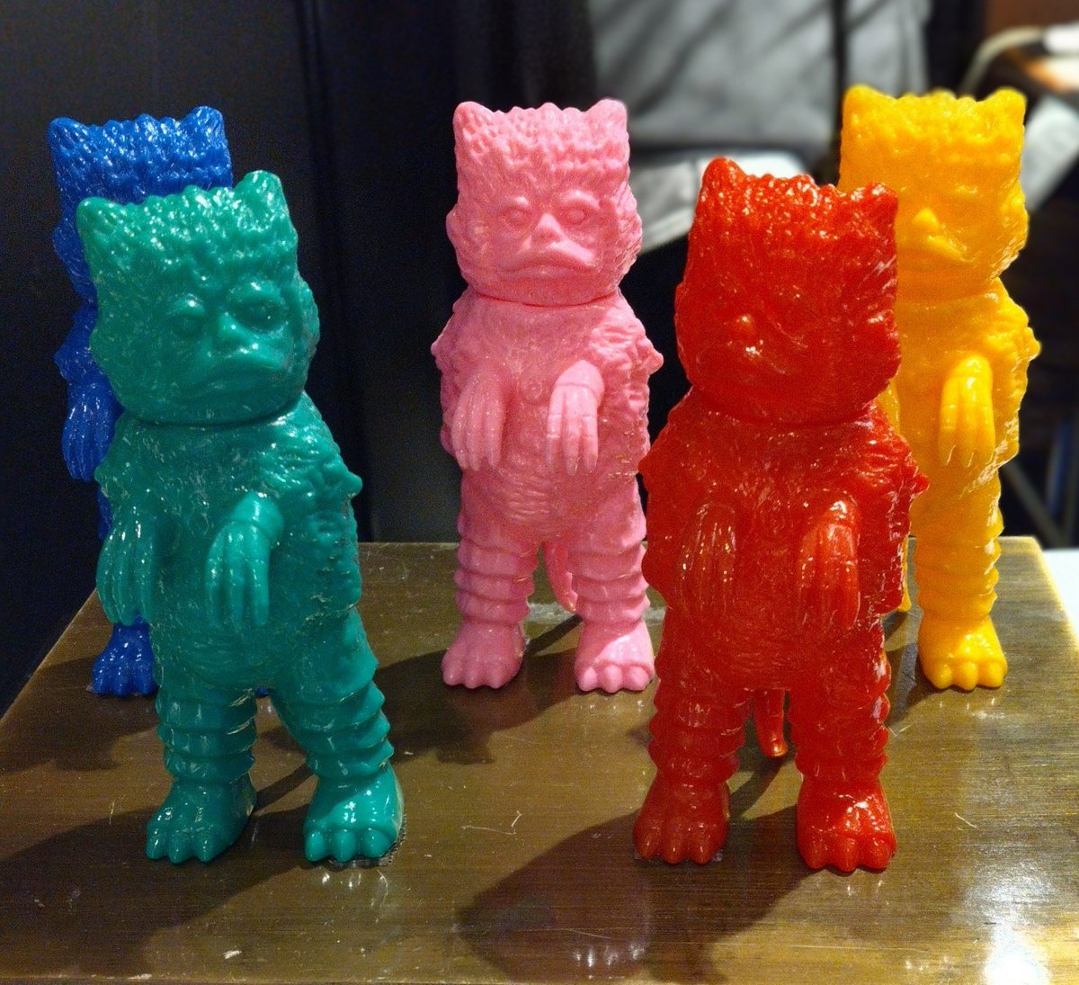 帰ってきたウルトラマン」の広告＆怪獣人形自販機／入場者特典の