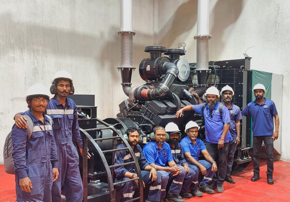 ކަރަންޓުގެ ޚިދުމަތް އިތުރަށް ހަރުދަނާކޮށް، ރަމަޟާން މަހާއި ކުރިއަށް އޮތް ޕީކް ސީޒަނަށް ތައްޔާރުވުމުގެ ގޮތުން ވ. ތިނަދޫ އިންޖީނުގެއަށް ގެންދެވުނު 600 ކިލޯވޮޓްގެ ޖަނަރޭޓަރު ސެޓް މިހާރު ވަނީ ކޮމިޝަންކޮށް، ޚިދުމަތް ދޭން ފަށާފައި. މި ޖަނަރޭޓަރާއެކު ތިނަދޫގެ ޖުމްލަ ޖަނަރޭޝަން ކެޕޭސިޓީ