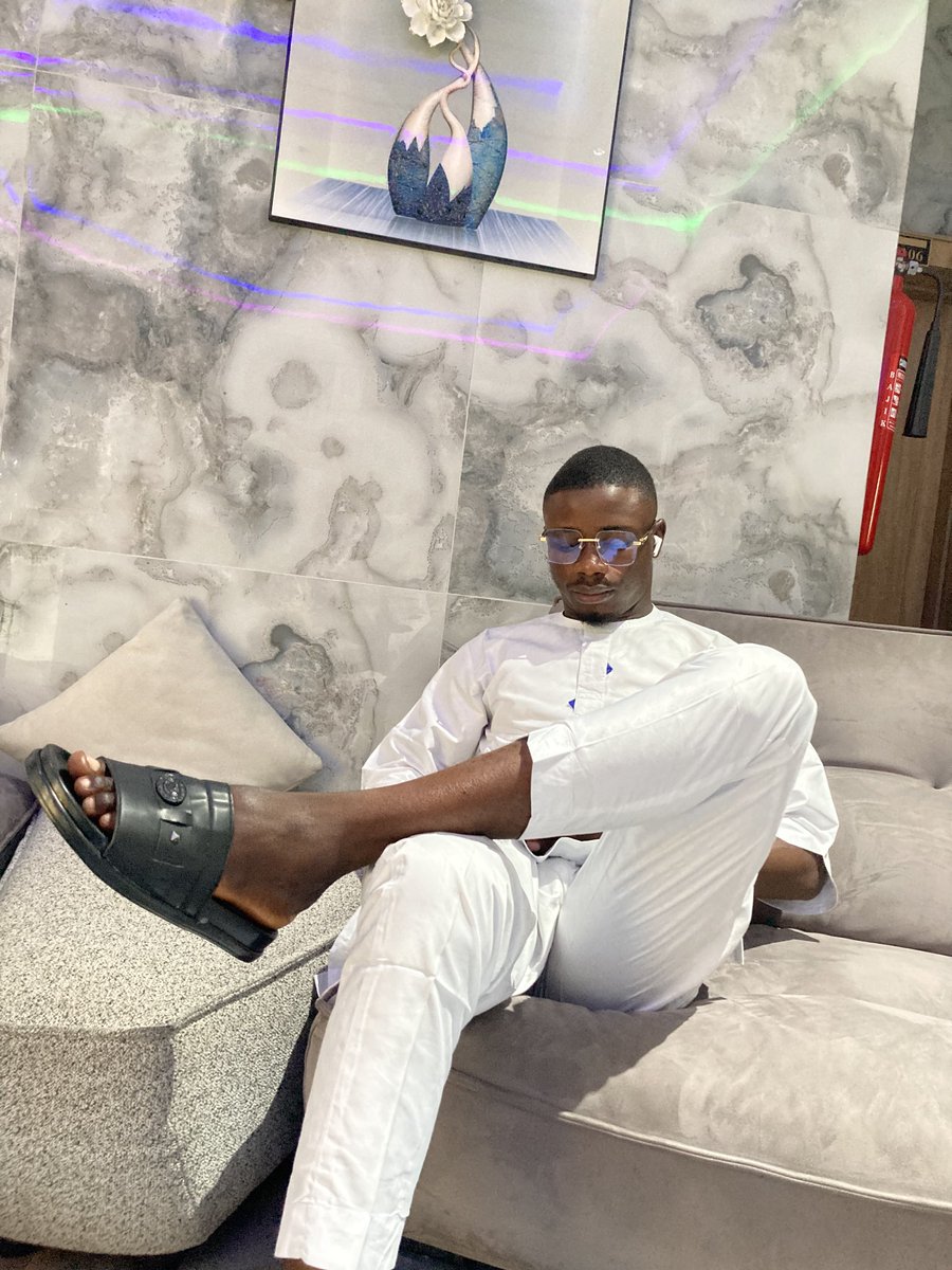 Respect050's tweet image. Happy Sunday to you all...

Hala Manchester United 😍✅