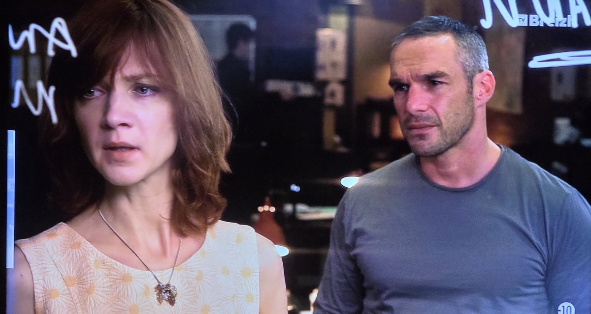 RomaillerG's tweet image. #Profilage 3 🎬❤️, ce duo charmant et sympatique #CommandantRocher et #ChloéStLaurent, inoubliable, rediffusion sur #TvBreizh. Bon dimanche @PhilippeBas mon #acteur et #cascadeur favori, @OdileVuillemin 👏👍💯😘 et à vos fans 🙂😘.