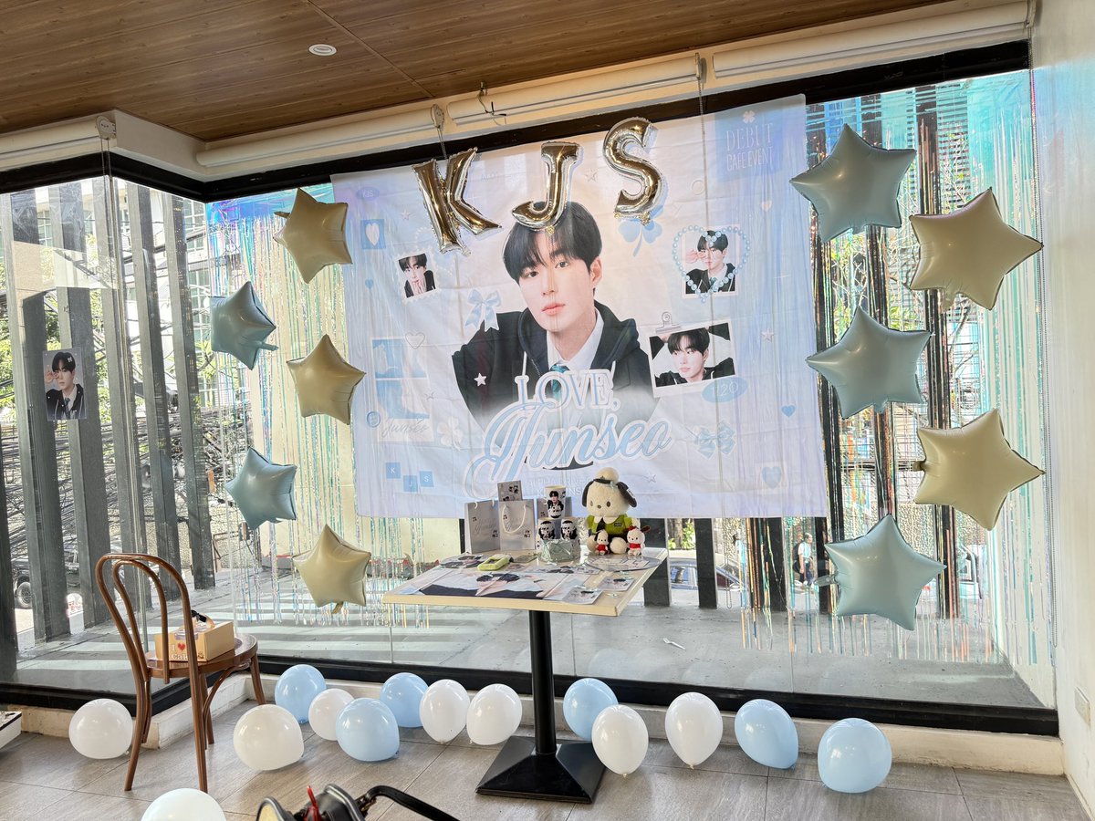 IOVEJUNSEO's tweet photo. D-DAY 

love, junseo 
a free debut cafe event 
for alpha drive one kim junseo .ᐟ

🤍 yeoubi cafe, manila
🫧 01.25.2026  

#Love_Junseo
#준서 #JUNSEO https://t.co/tK5coletKy
