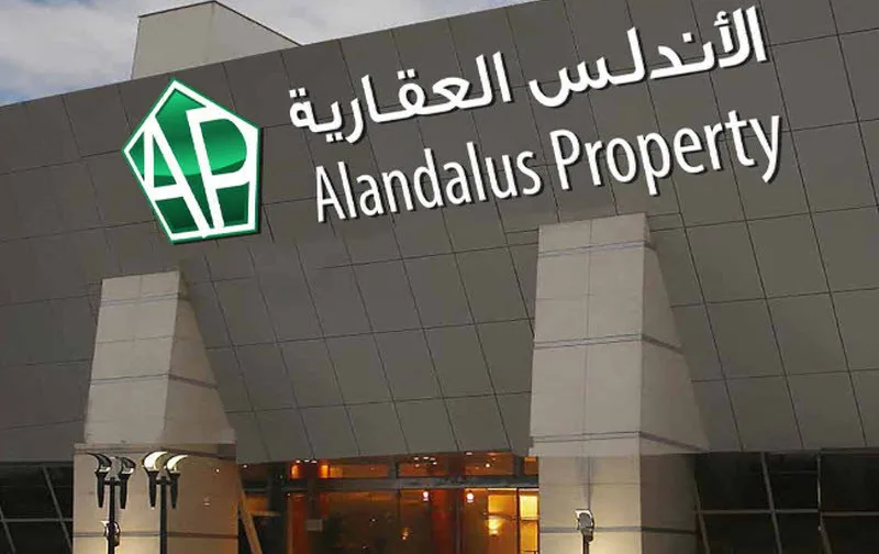 AZK_SA's tweet photo. شركة #الأندلس تعلن عن إطلاق استراتيجيتها للخمس سنوات القادمة.

ترتكز على 5 ركائز رئيسية وهي:

1- تعزيز الكفاءة التشغيلية وتوسيع قاعدة الأصول.
2- تنمية الشراكات الاستثمارية وتطوير نماذج أعمال جديدة.

3- التحول الرقمي والتقني لرفع الأداء التشغيلي.
4- تعزيز الثقافة المؤسسية واستدامة الأعمال.

5- تطوير العلامة التجارية والهوية المؤسسية.

ـــ
ماذا تمتلك الشركة؟

المراكز التجارية (المولات):

1. الأندلس مول (جدة): ملكية غير مباشرة (68.73%) عبر "صندوق الأهلي ريت 1".
2. حياة مول (الرياض): ملكية بنسبة 25%.
3. دارين مول (الدمام): ملكية بنسبة 50%.
4. ذا فيلج مول (جدة): ملكية بنسبة 25%.

الضيافة:

1. فندق الأندلس مول (جدة): ملكية غير مباشرة (68.73%) عبر "صندوق الأهلي ريت 1".

المكاتب:

1. برج ياسمين الأندلس (الرياض): ملكية 100%.
2. المبنى الرئيسي للشركة (الرياض): ملكية 100%.
3. برج سلامة (جدة) ومبنى QBIC (الرياض): ملكية غير مباشرة عبر "صندوق الأهلي ريت 1".

الرعاية الصحية:

1. مستشفى غرب جدة: شراكة بنسبة 50% مع مجموعة د. سليمان الحبيب.

مراكز الأحياء (الرياض):

1. اليرموك سنتر
2. التلال سنتر
3. الصحافة سنتر.