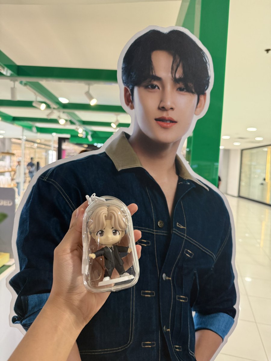 aeijaze's tweet image. little kookoo with dada’s bestie