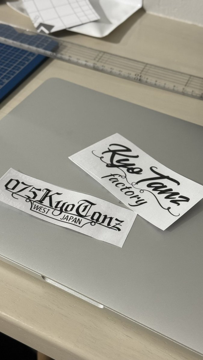 6lack__8ox's tweet photo. まだ試行錯誤の途中ですが、
カッティングステッカー製作始めます！
ご注文お待ちしております！
お気軽にお問い合わせください！
#KyoTanzFactory https://t.co/VZ78xZabFO