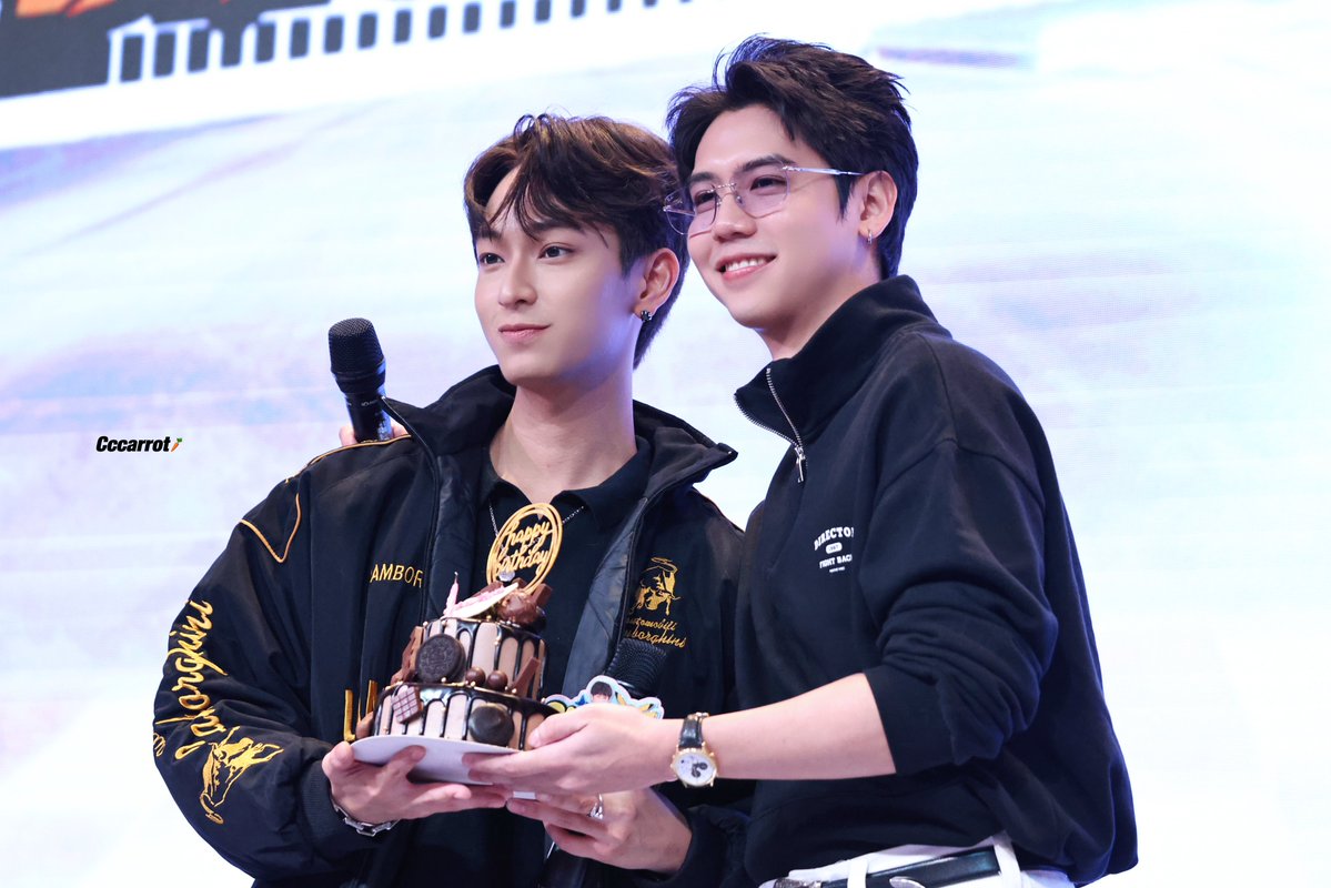 Cccarroto_'s tweet image. 😬🥰🎂
@Chimonac @ssingss 

CHIMON DREAM BLOOM DAY
#StaywithChimon26th 
#SsingChimon 
#ChimonWachirawit
#ชิม่อนไงจะใครหล่ะ