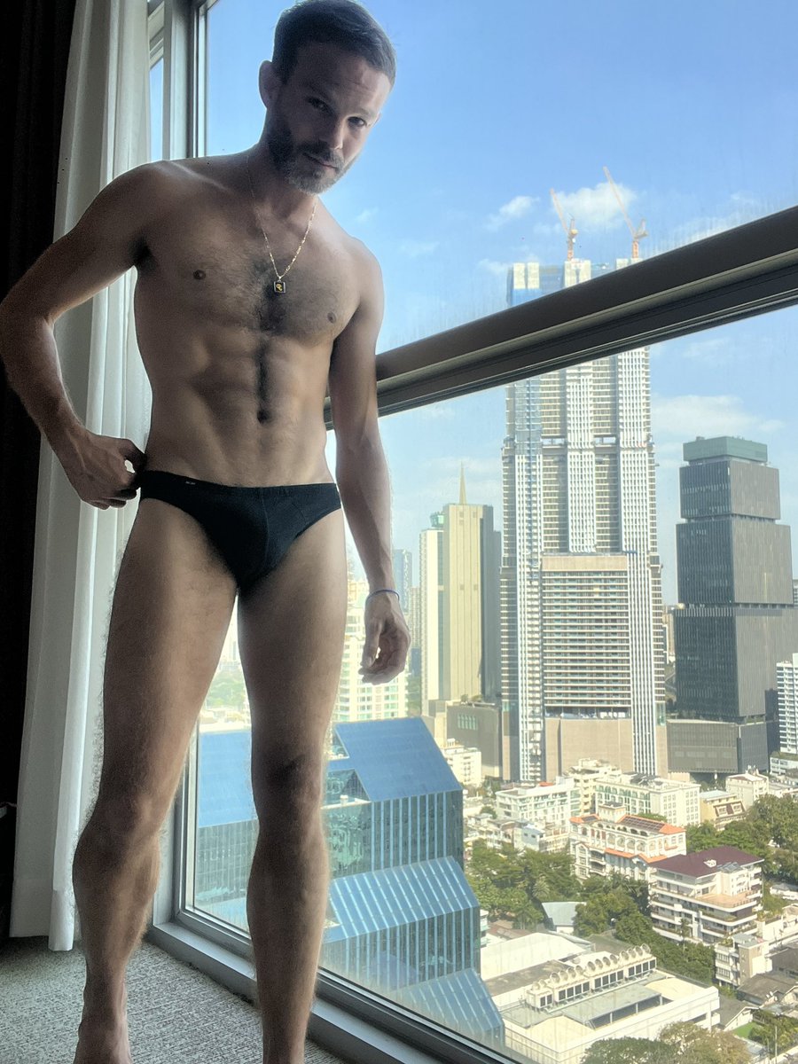 RT if you want to join me in Bangkok 😝