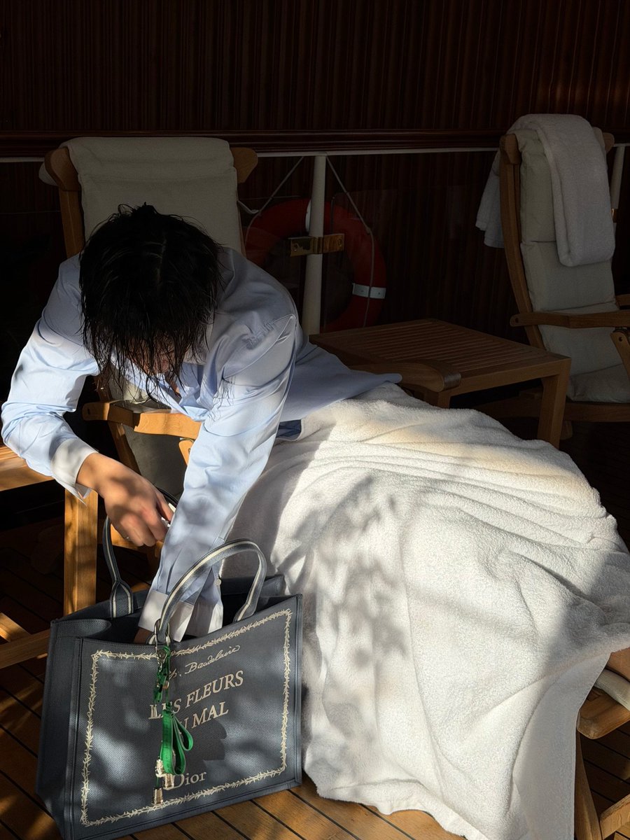 gyumedia's tweet image. 260125 min9yu_k instagram post 📸 #민규 #MINGYU 

2hours before the show

#Dior 
#DiorWinter26