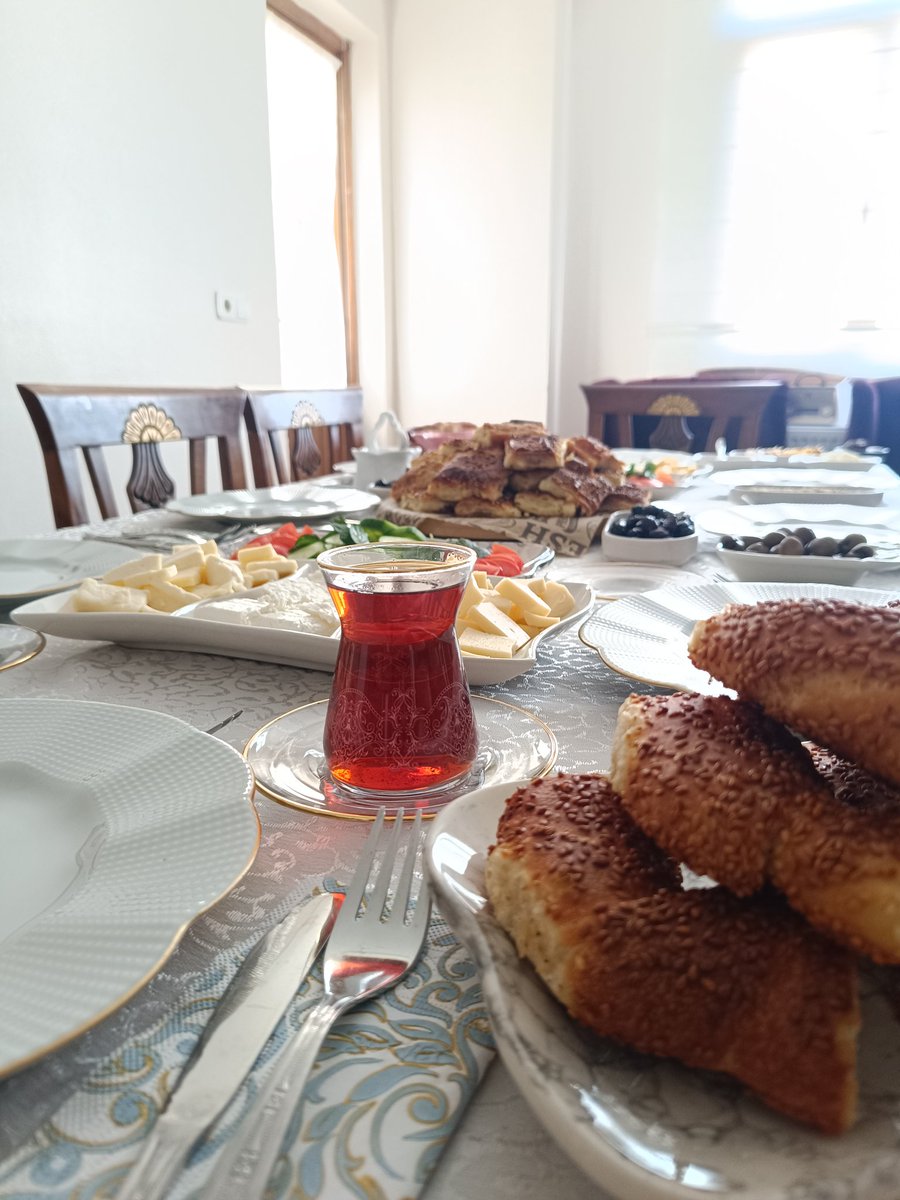 Günaydın mutlu pazarlar 🙏☕🤍 
#ailem 😇🙏