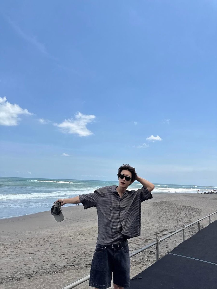 l e v i. tweet media