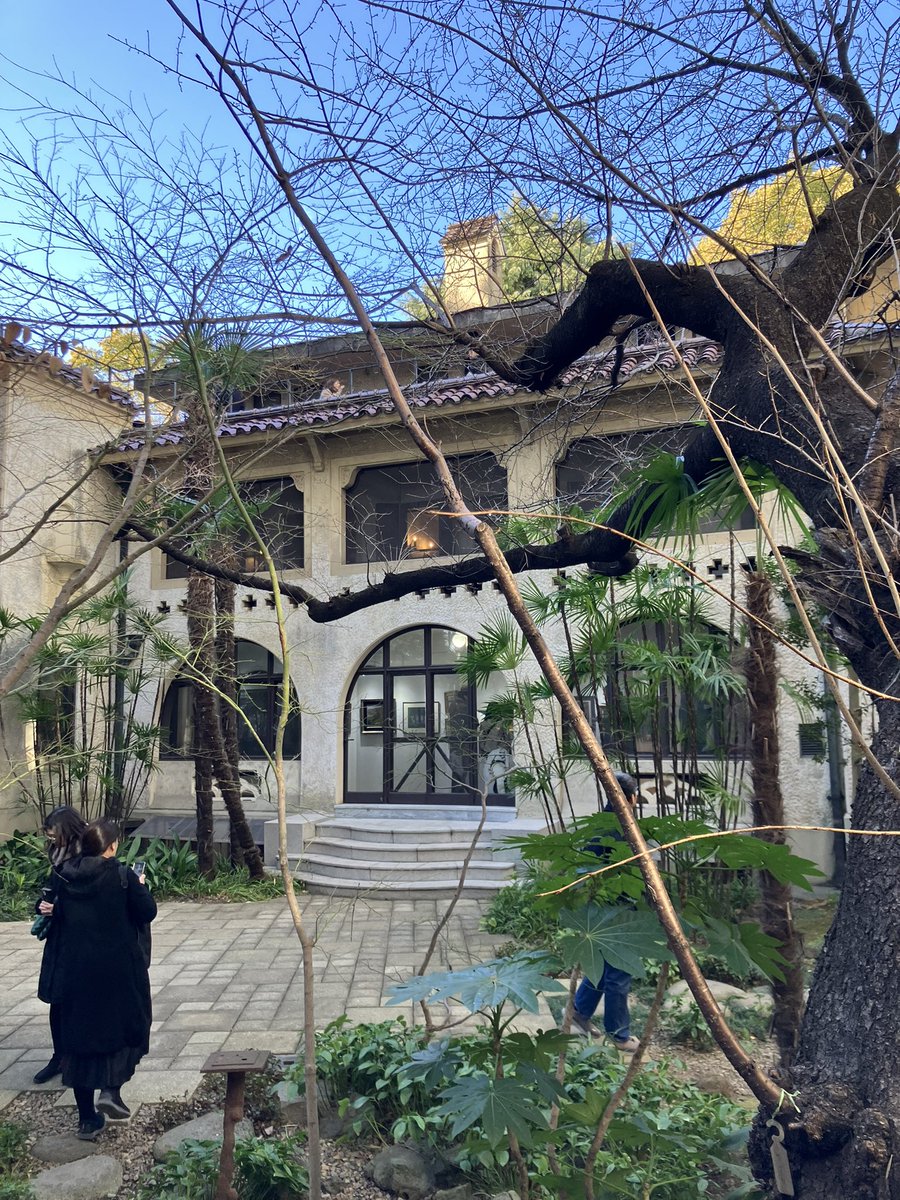 ka10desu's tweet photo. 今日は九段ハウスでキュレーションフェア
古い洋館とジャンルにとらわれない美術作品の数々。
建物を観るだけでも眼福のひと時…
#私とあいまいさ https://t.co/lj12Bjyas9
