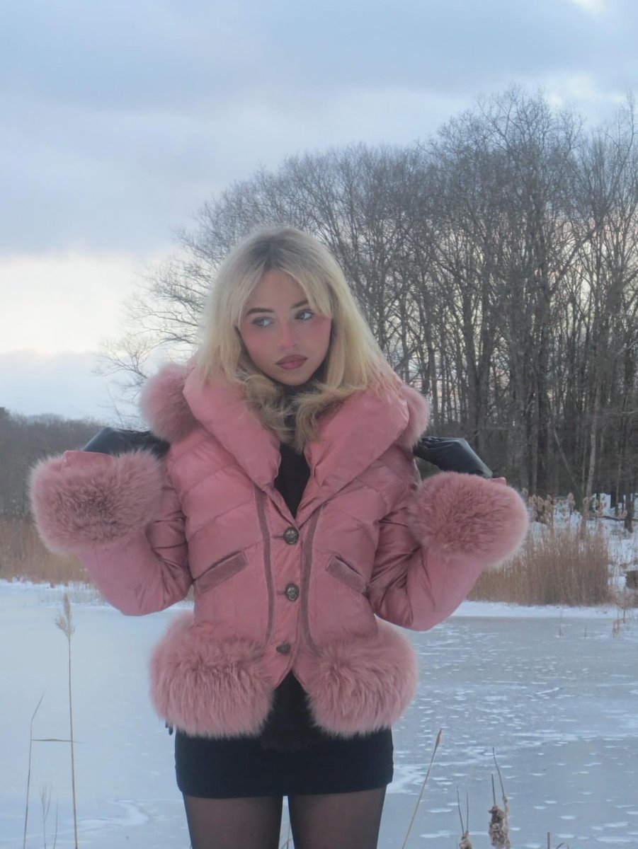 Sabrina Carpenter tweet media