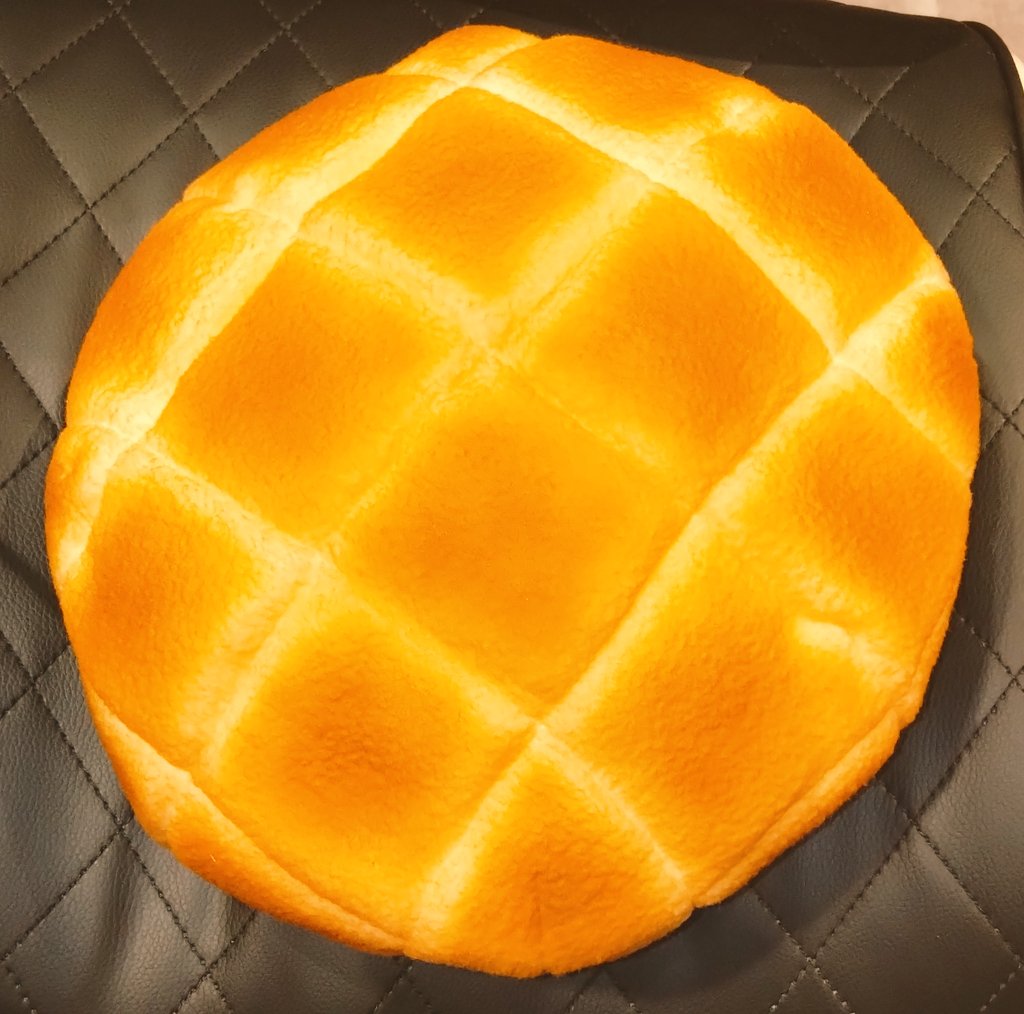 マリさんベーカリーさん(@marisan_bakery )から『こんがりメロンパンの