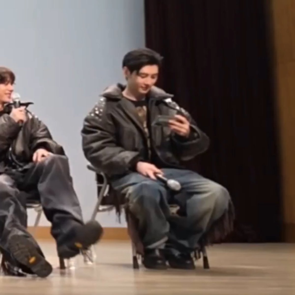 ddeonugwiyo's tweet image. อรืม เข้าใจแระว่าทำไมขำกันขี้แตก เซลฟี่โคตรลุง 555555555555555555555555555555555555555555555