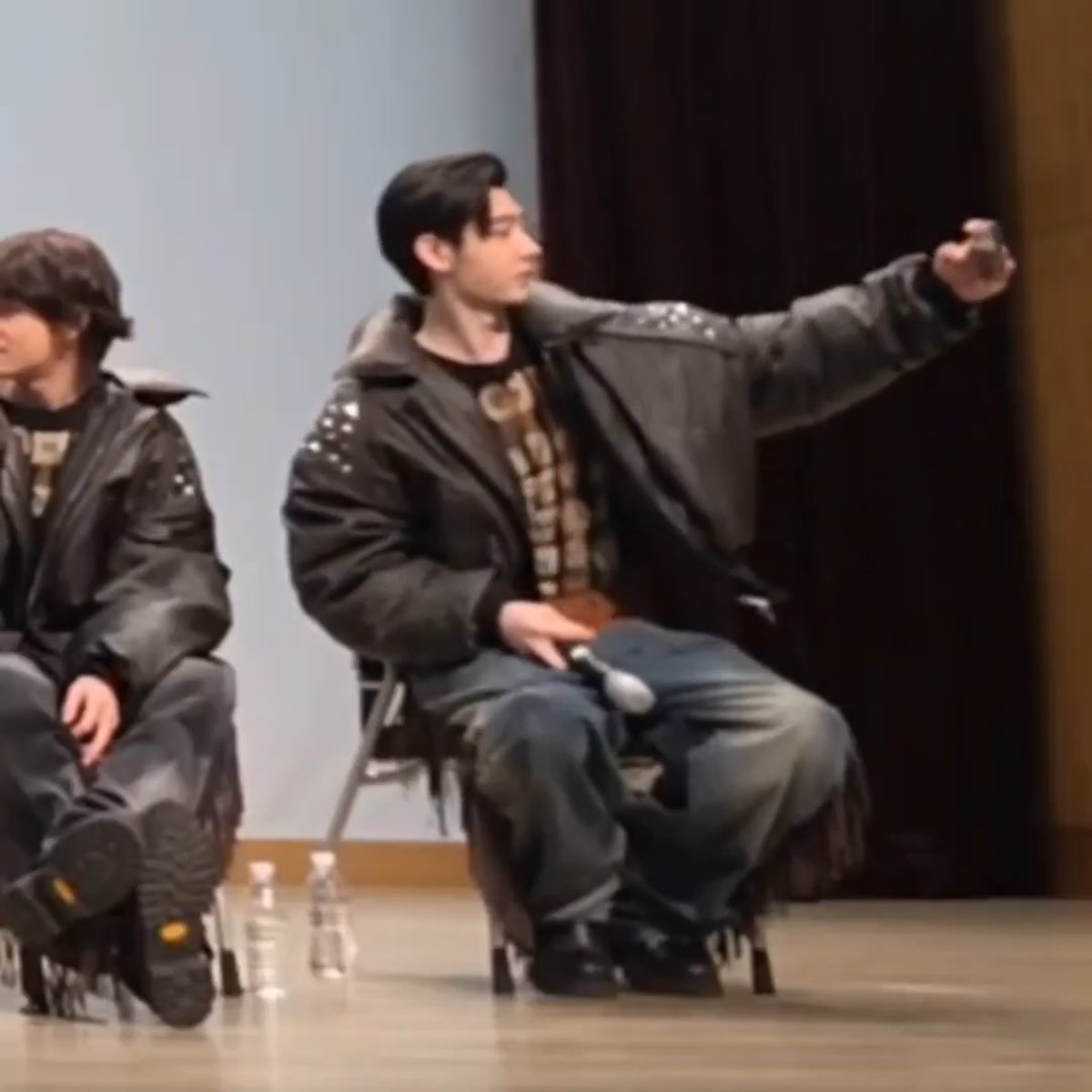 ddeonugwiyo's tweet image. อรืม เข้าใจแระว่าทำไมขำกันขี้แตก เซลฟี่โคตรลุง 555555555555555555555555555555555555555555555