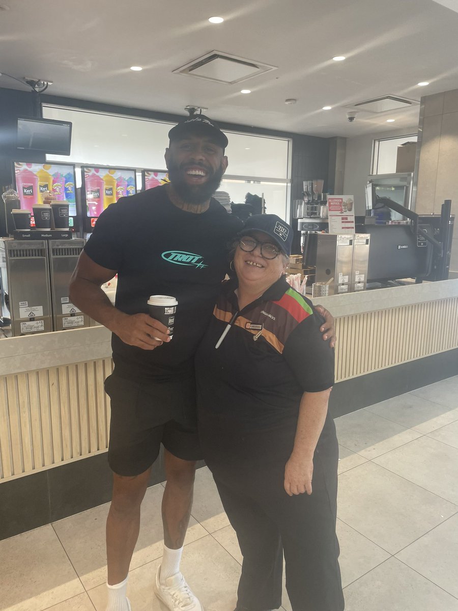 Melijoyx's tweet photo. I hope the coffee was good 
@JoshAddocarr 
Thanks for stoping by and for all the pics you took today ! https://t.co/vA1994V0hN