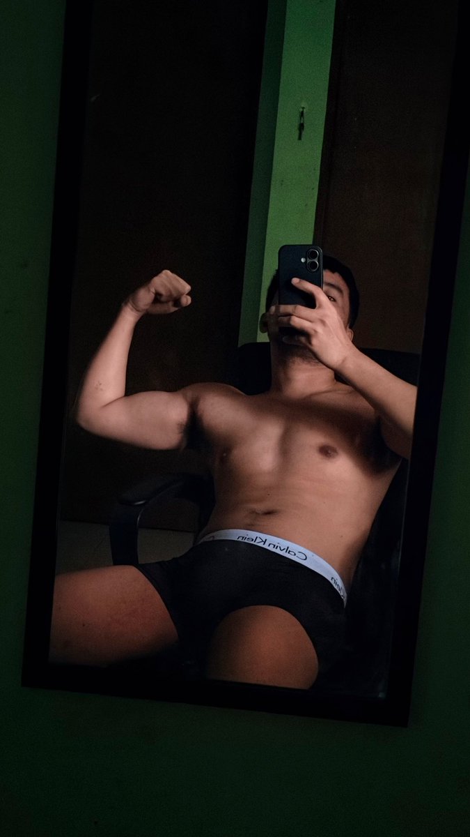 elyyatot's tweet photo. Fuckin tired! https://t.co/ZZsmXGIqZh