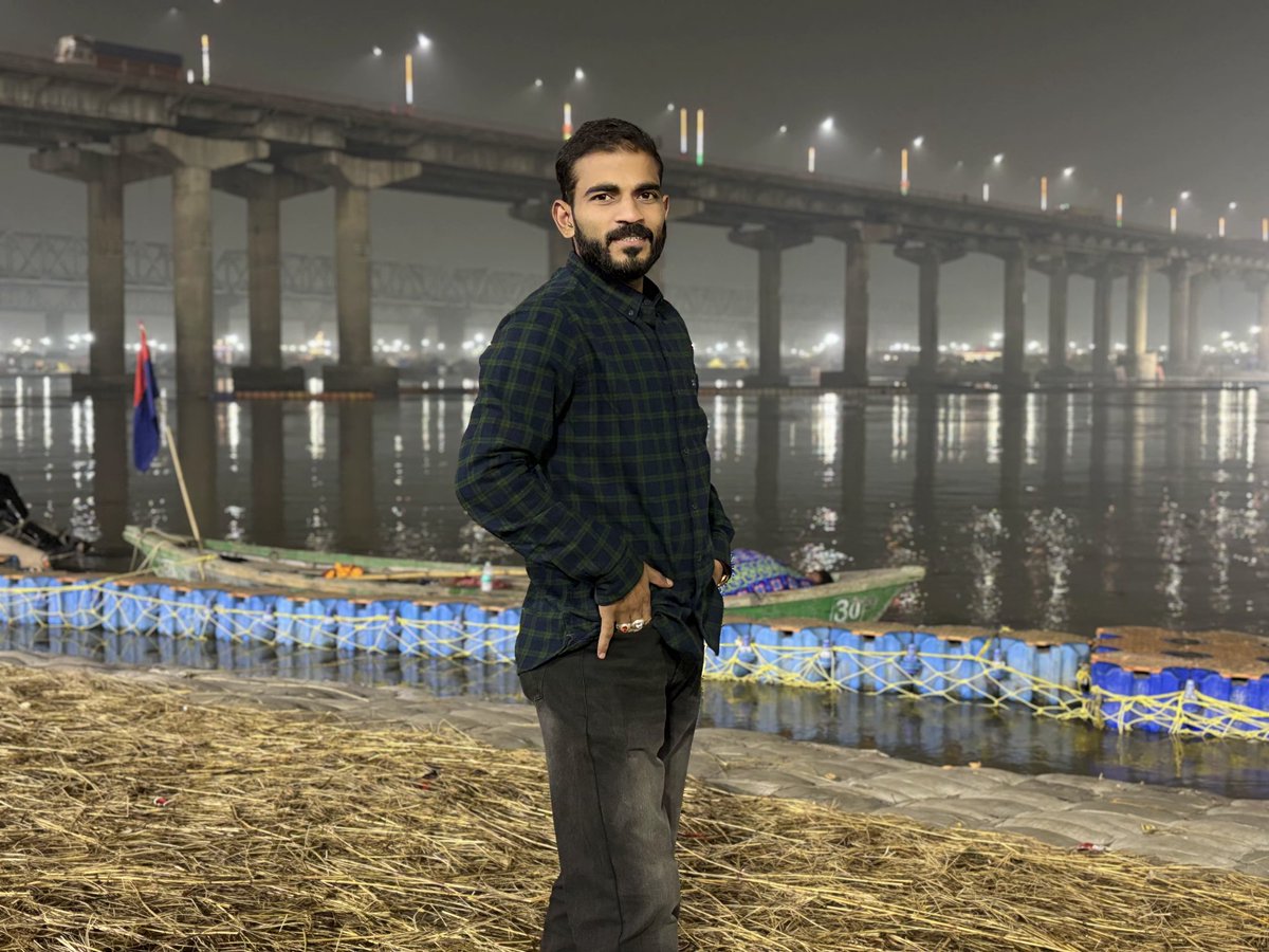 Dwivedi_AUSU's tweet image. संगम तीरे 🚩🧿🙏

#Allahabad #lifecoach #lifestyle #lawyerlife #Advocate #prayagraj