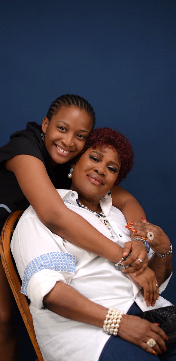 ellewiththefro's tweet photo. An appreciation post to my precious mum. Your prayers, constant words of encouragement, and delicious meals kept me sane through it all. Thank you for being my strength, my comfort, my motivation and my safe place. https://t.co/KFerIvIVDM