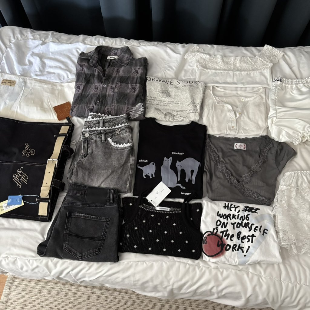 ปล่อยต่อ เสื้อผ้า คับ ♡︎ ₍ᐢᐢ₎

📍ลงวันนี้ ( 25/01 ) เวลา 20.00

ค่าส่ง 40 บาท ไม่มีบวกเพิ่ม  🍀

ps 𓈒  ปัก + รี ลด 10 บาท  ♥︎ 

#ส่งต่อเสื้อผ้า #ส่งต่อเสื้อผ้ามือ2 #ส่งต่อเสื้อผ้ามือสอง