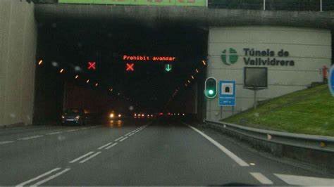 Li acabo de demanar a la consellera Paneque que mentre duri el caos a Rodalies, els Túnels de Vallvidrera siguin de franc. De la mateixa manera que la Generalitat estudia aixecar les barreres als Túnels del Garraf, faci el mateix amb el peatge que uneix el Vallès amb Barcelona.