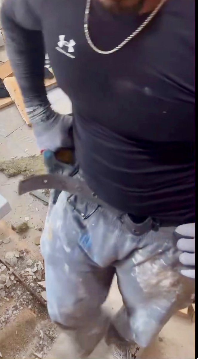 ScaffHunter's tweet photo. Builder bulge #builder #bulge #builderbulge #bulging #brickie #workie #tradie #fittradie #workgear #fitAF https://t.co/8fVJwomBWd