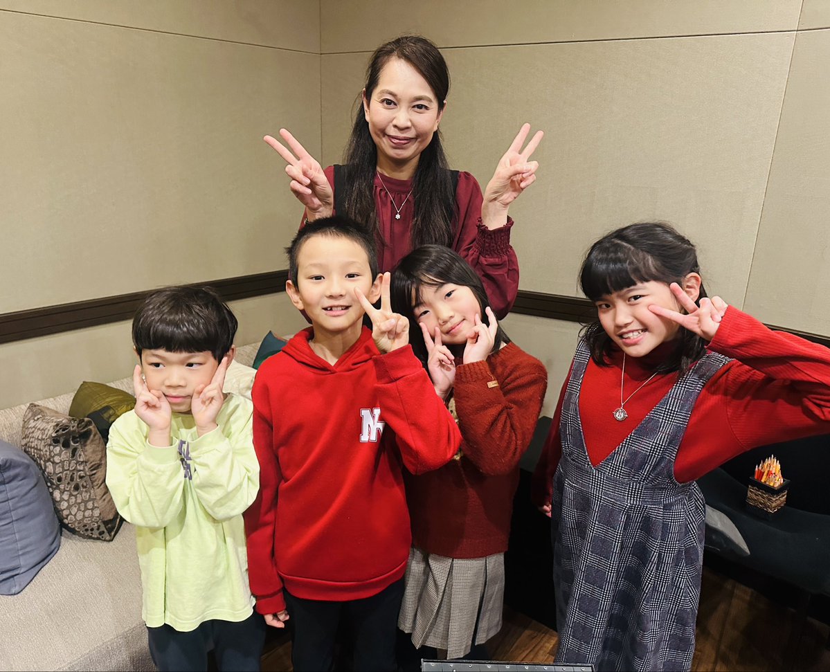 本日はとあるレコーディングでしたー！！
小学校1〜2年の元気いっぱいコーラス✨
歌声が可愛いすぎます😍✨

子供ソロ：すがも児童合唱1名
子供コーラス：すがも児童合唱団3名＋1名
指導：大澤よしこ先生
マネジメント：P&amp;ME鷲尾

※保護者ならびに指導者のご理解とご許可をいただき掲載しております。