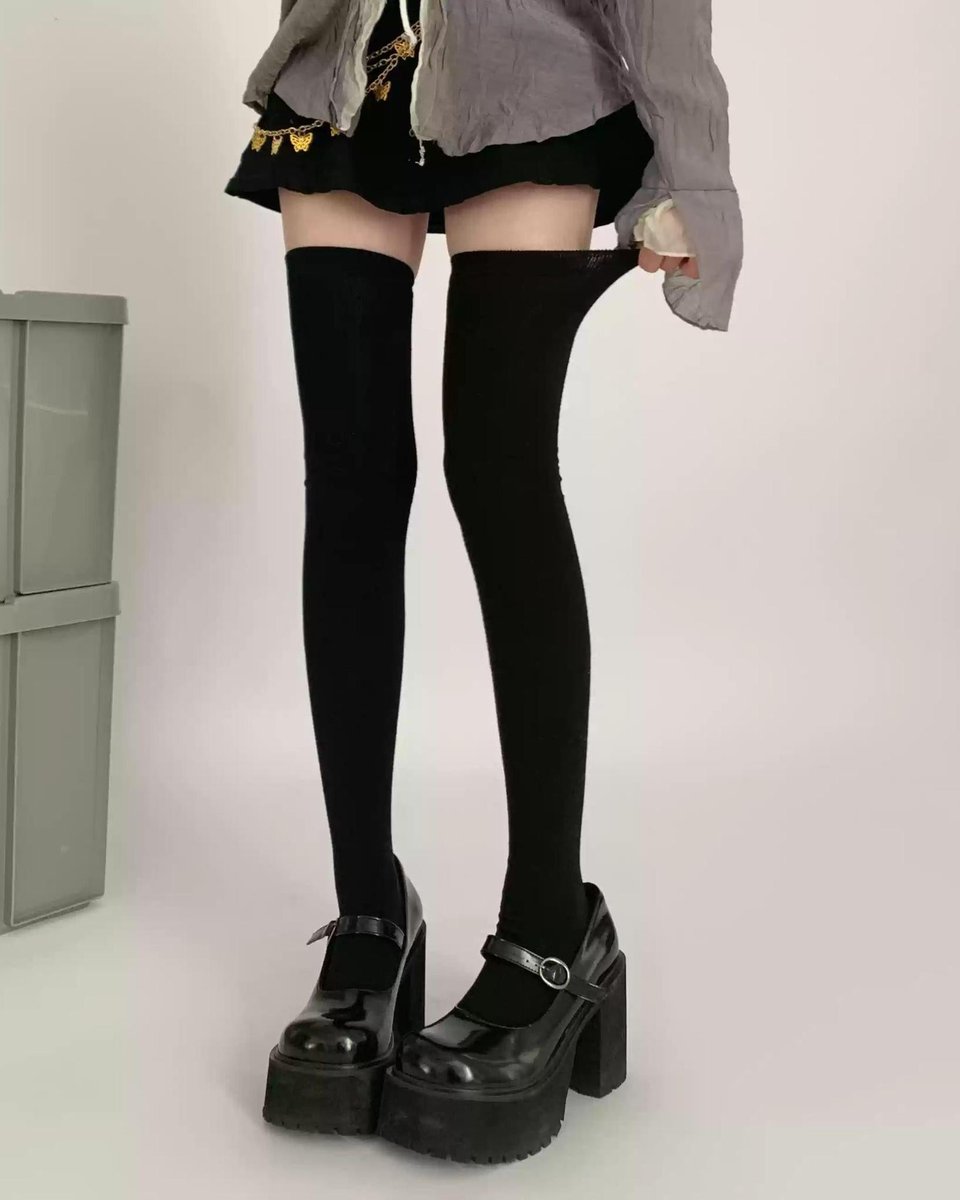 Aaaaw! ⸜(｡˃ ᵕ ˂ )⸝♡ Acabo de recibir JK Thigh-high Socks Black Knee-high Socks Winter Stockings | 2 pairs extra-long black / Free size de parte de arofi via Throne (˶ᵔ ᵕ ᵔ˶). Muchísimas gracias!! (˶˃ ᵕ ˂˶)

throne.com/idolxcharmie #Wishlist #Throne