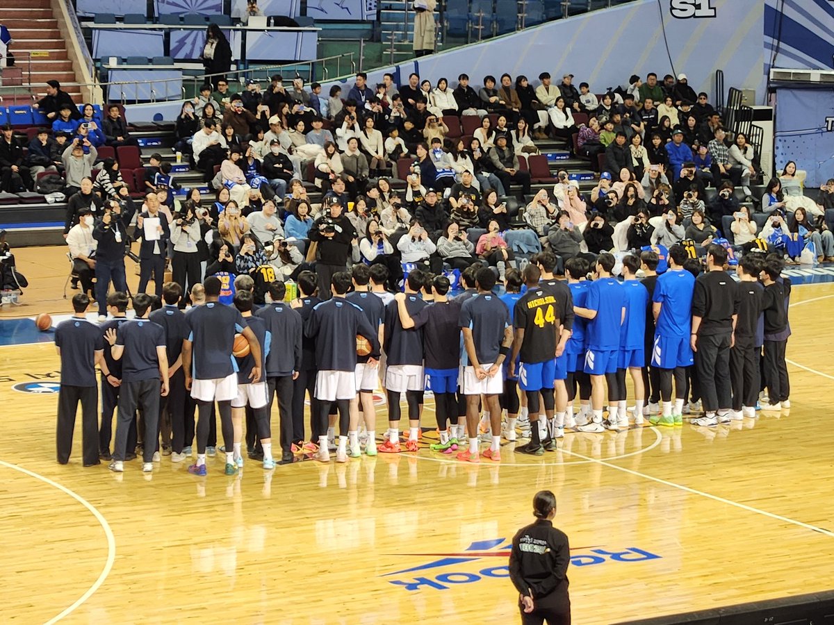 실체마지막경기라고단체사진찍었다 마음이아프다