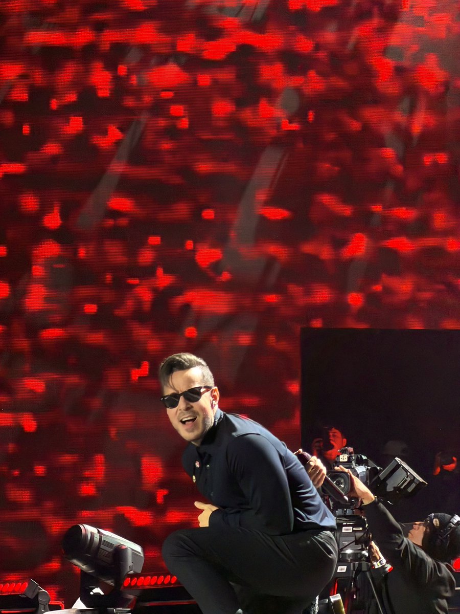 lierafett's tweet image. 45 canciones 
4 horas de concierto
+65000 personas

El concierto más grande de su historia, simplemente indescriptible 🫡

José Madero Vizcaíno 💜🐐 
@jose_madero