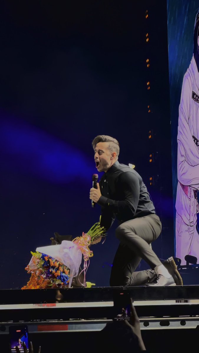 lierafett's tweet image. 45 canciones 
4 horas de concierto
+65000 personas

El concierto más grande de su historia, simplemente indescriptible 🫡

José Madero Vizcaíno 💜🐐 
@jose_madero