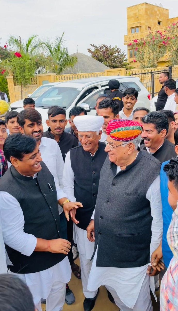 Tilok_Daukiya's tweet photo. धोरीमन्ना पंचायत समिति का स्थानांतरण जनभावनाओं का अपमान है। #जननायक_हेमाराम_चौधरी https://t.co/tqIzuq38wE