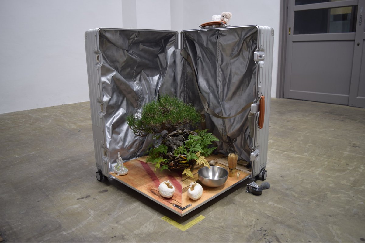 ono_ayn's tweet photo. リブ・アレルゲン　live,allergen
先日終了。ありがとうございました。

1.installation view　2.carry tea room
https://t.co/OwMkVNoC2h collection　4.carry out https://t.co/EBGlOJzhEt
