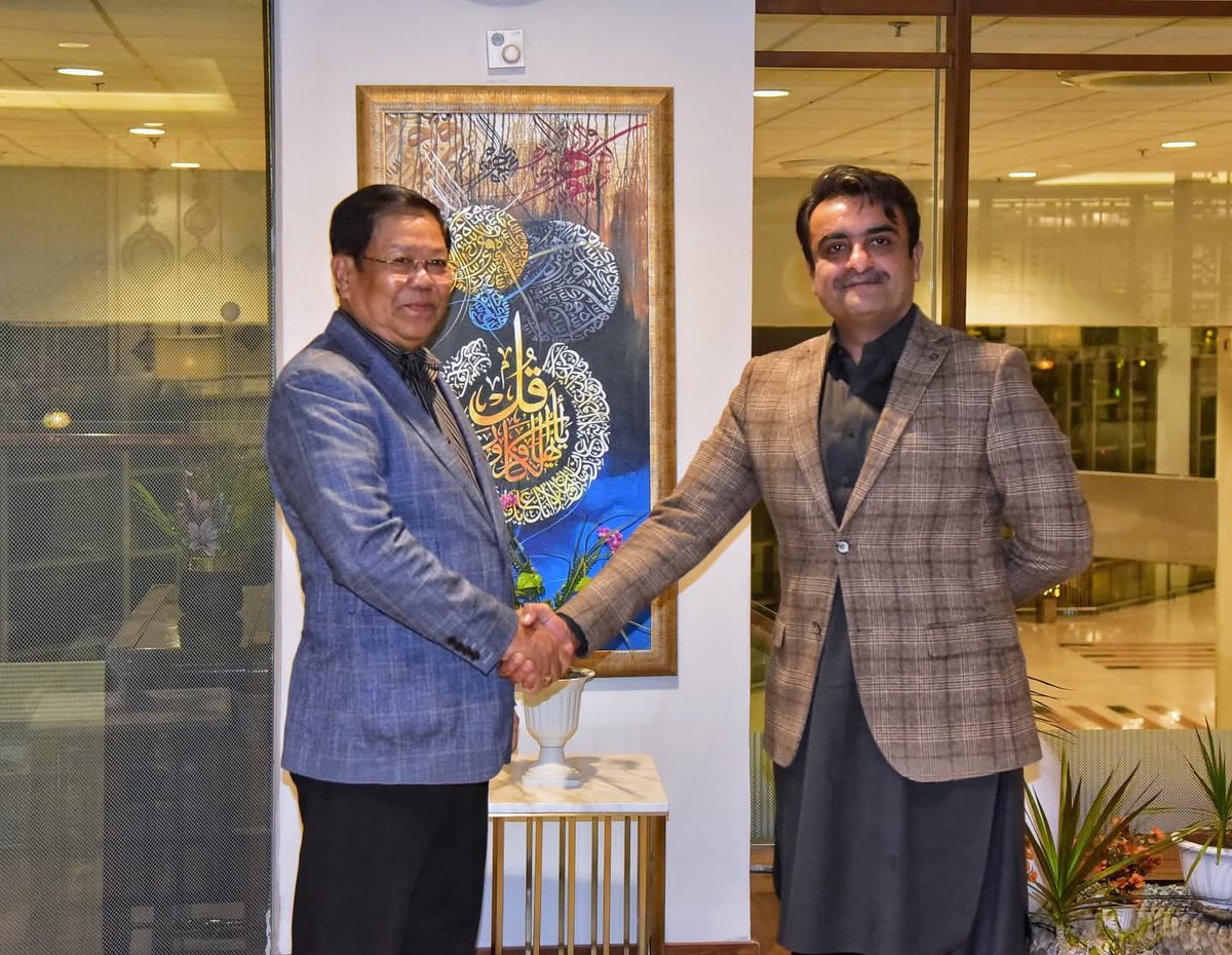 ڈائریکٹر جنرل ایشیا پیسیفک وزارت خارجہ کی جانب سے میانمار کے وزیر خارجہ کا یوں استقبال مناسب ہے؟ راہنمائی فرمائیں۔
<a href="/MIshaqDar50/">Ishaq Dar</a> <a href="/ahmad__bobak/">Ahmad Hassan Bobak</a> <a href="/MuzzammilAslam3/">Muzzammil Aslam</a> <a href="/realrazidada/">Rizwan Razi™</a>