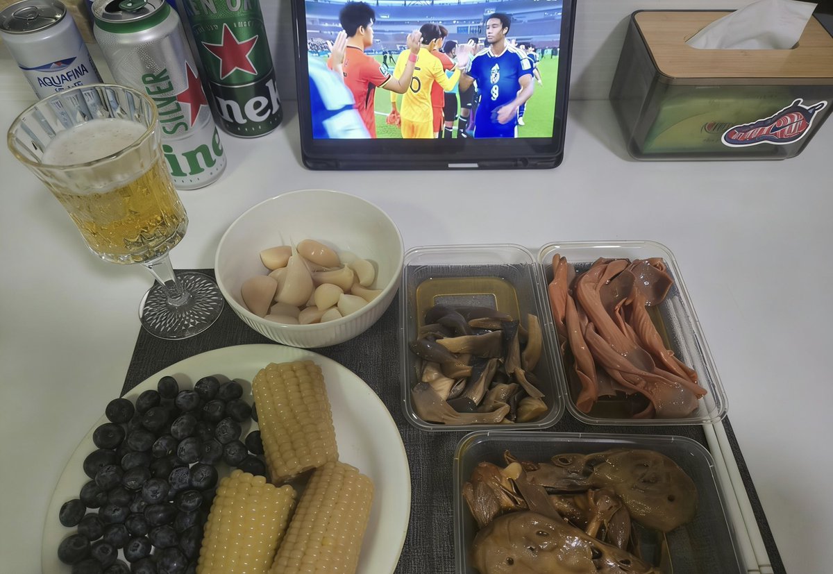 PaulLLL077's tweet photo. 昨天鸭货销量都会有大幅度提升吧 https://t.co/rUkdUfP8fc