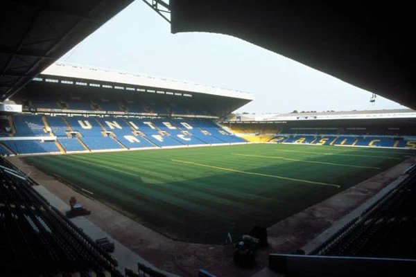 Leeds Football Newspaper Snippets tweet media