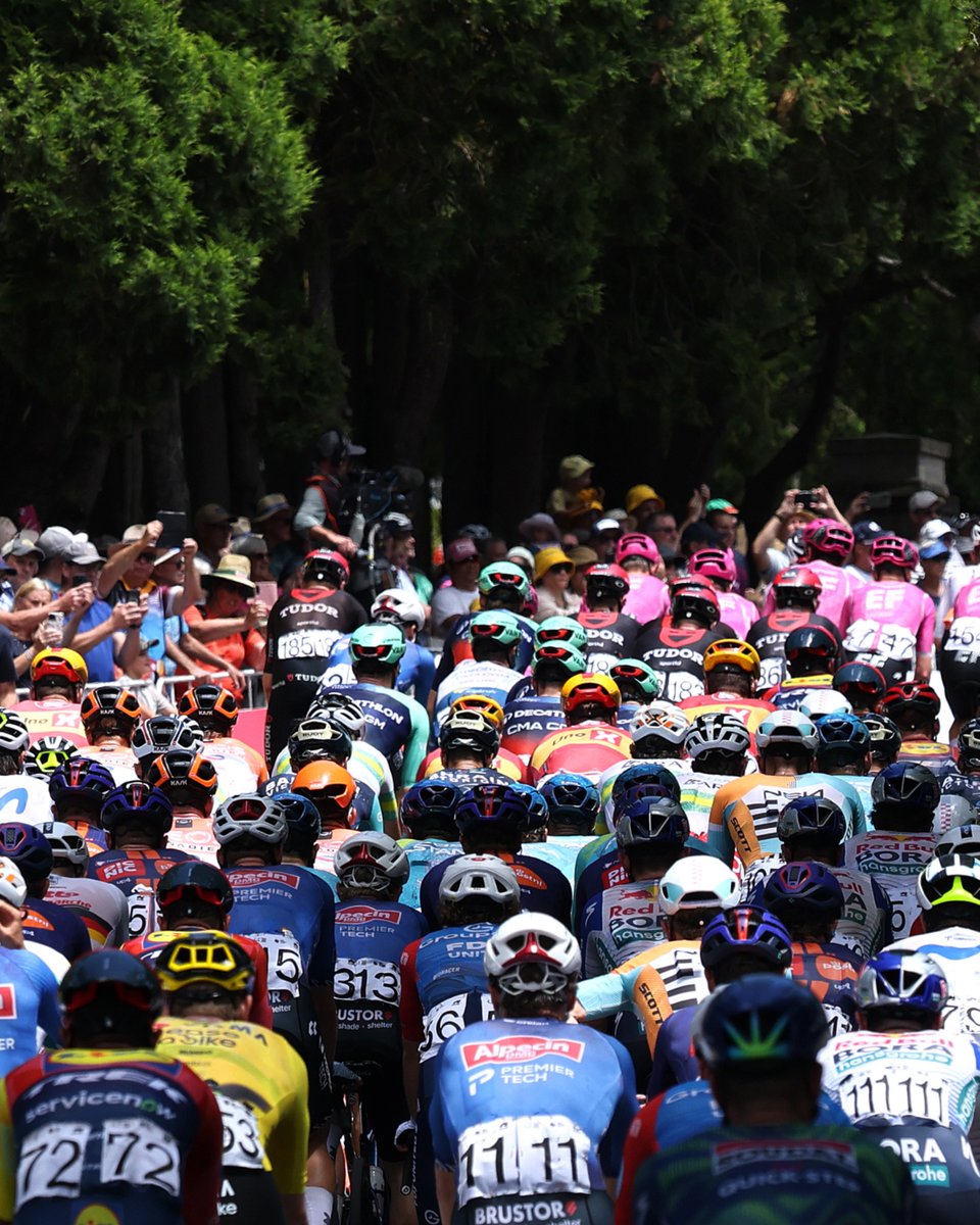 It’s over Down Under! 🏁

While Matthew Brennan won an unrelenting final stage at the 2026 Santos <a href="/tourdownunder/">Santos Tour Down Under 🚴🚴‍♀️</a>, it’s local hero <a href="/JayVine3/">Jay_Vine</a> who’ll head home with the overall winner’s Ochre Jersey. 🟠🏆

📸 <a href="/GettySport/">Getty Images Sport</a> | #RoadCycling #Cycling