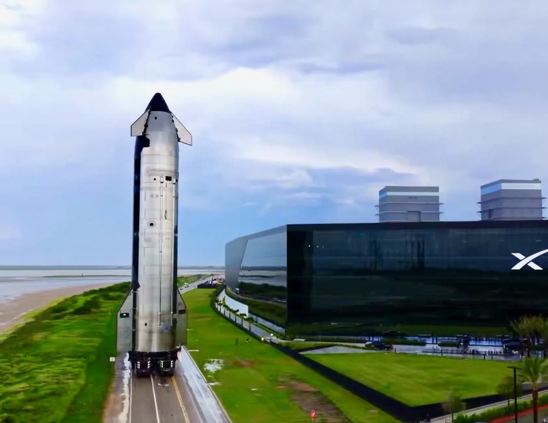 未来三年最兴奋的是买入SpaceX，未来5-10年最大的机会是成为SpaceX的股东。SpaceX 热炒过后，兼具确定性（深厚的护城河，强垄断）与成长性（赔率，高增长），是难得的可以重仓和全仓的资产。想象一下，买入1M或2M刀，6年之后变成10M和20M刀，阶层就这样跨越了。远离老登  ...